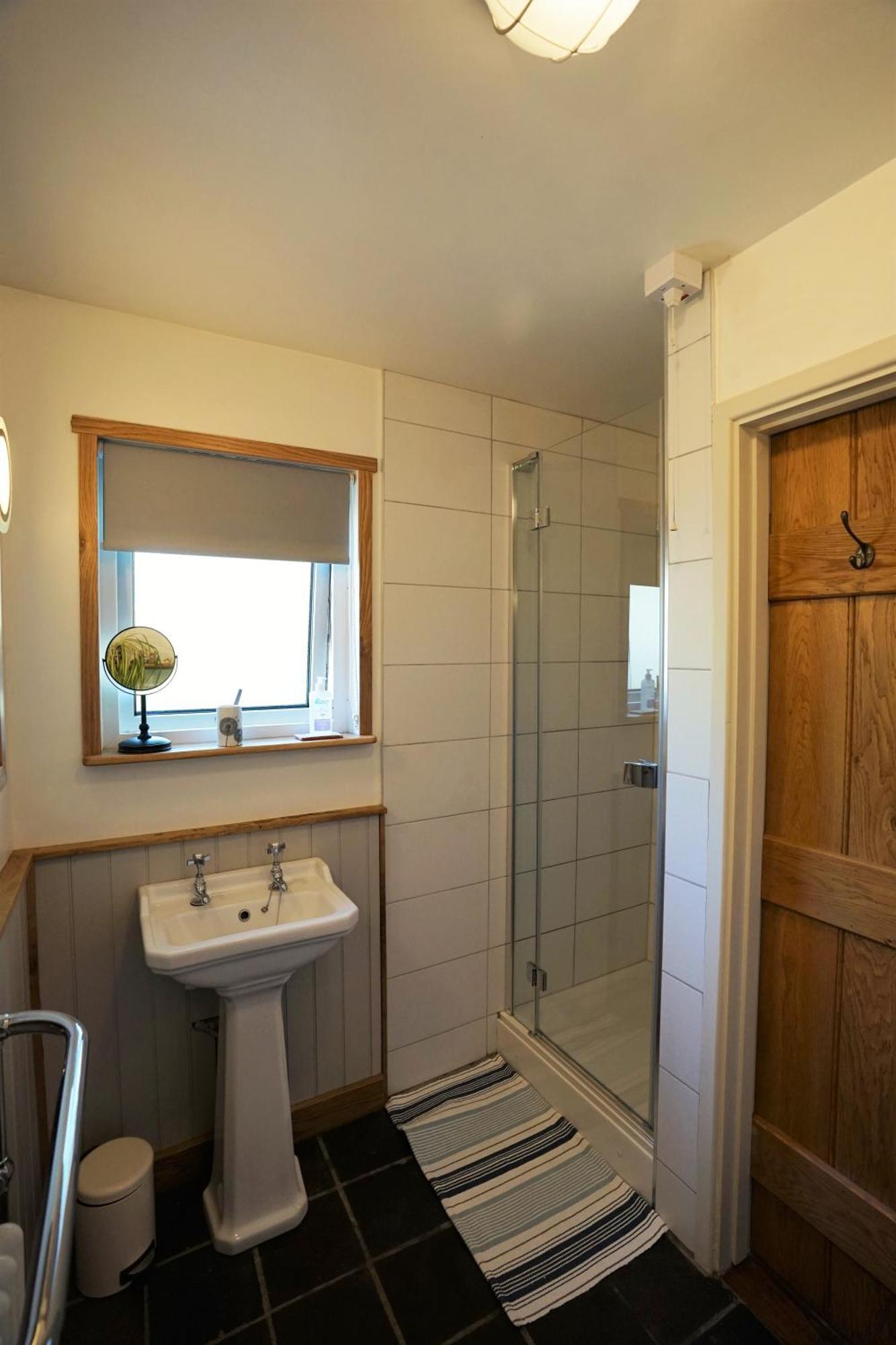 Dandelion Cottage, أمروث المظهر الخارجي الصورة