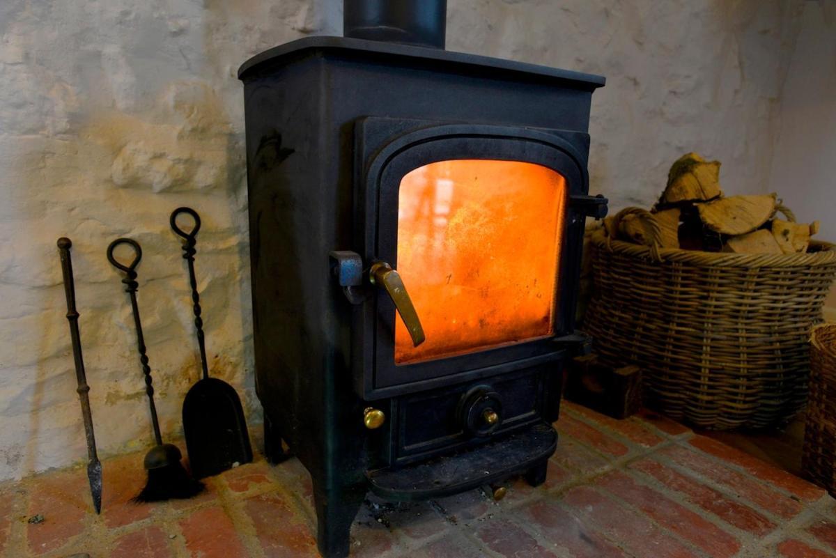 Dandelion Cottage, أمروث المظهر الخارجي الصورة
