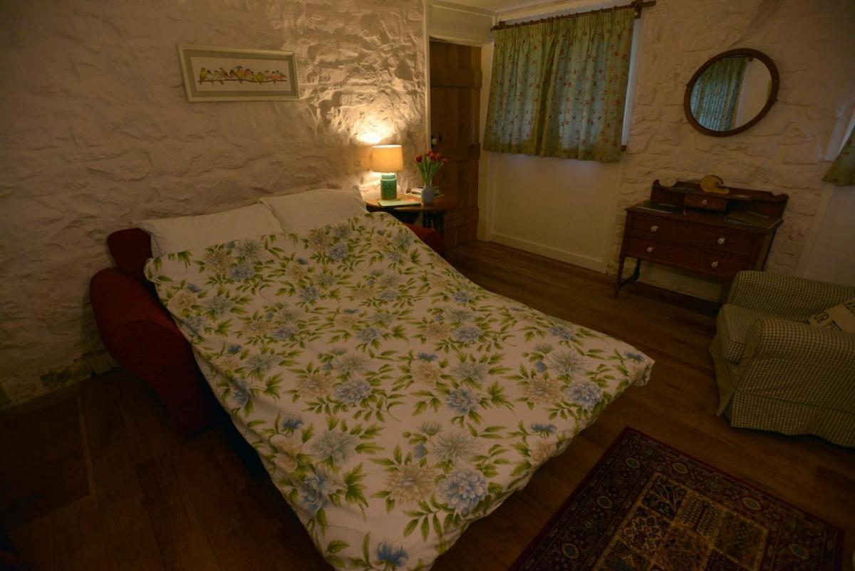 Dandelion Cottage, أمروث المظهر الخارجي الصورة